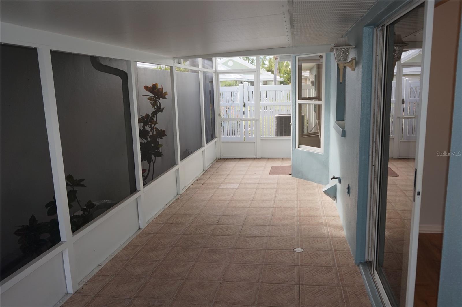 HARRINGTON LAKE - Residential