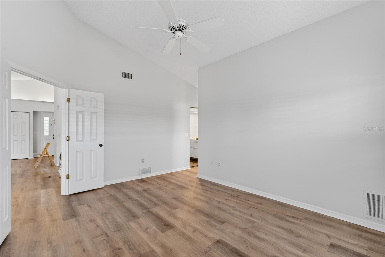 HARRINGTON LAKE - Residential