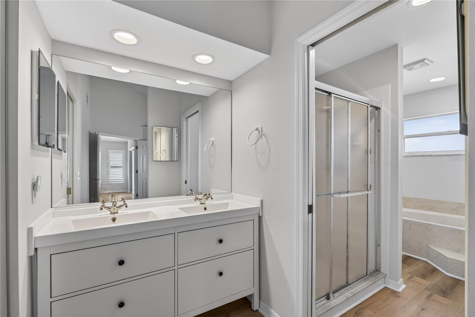 HARRINGTON LAKE - Residential