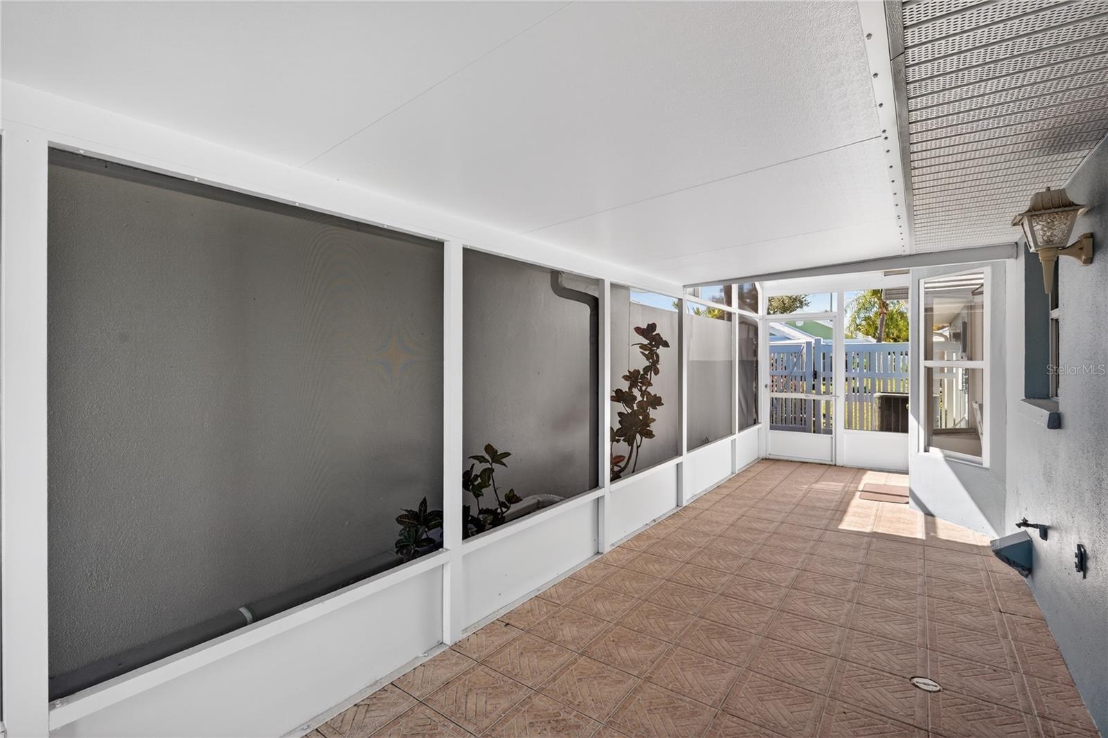 HARRINGTON LAKE - Residential