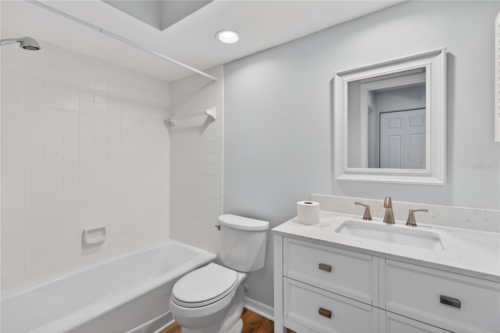 HARRINGTON LAKE - Residential