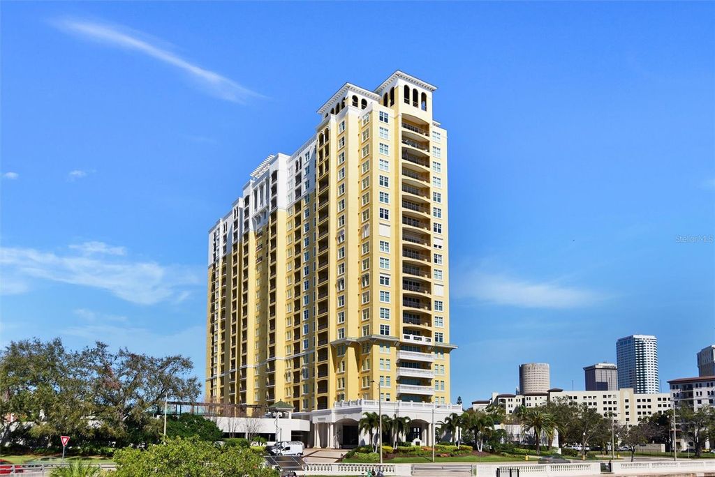 Photo of 345 Bayshore Boulevard #1701, Tampa, FL 33606 (MLS # TB8457346)