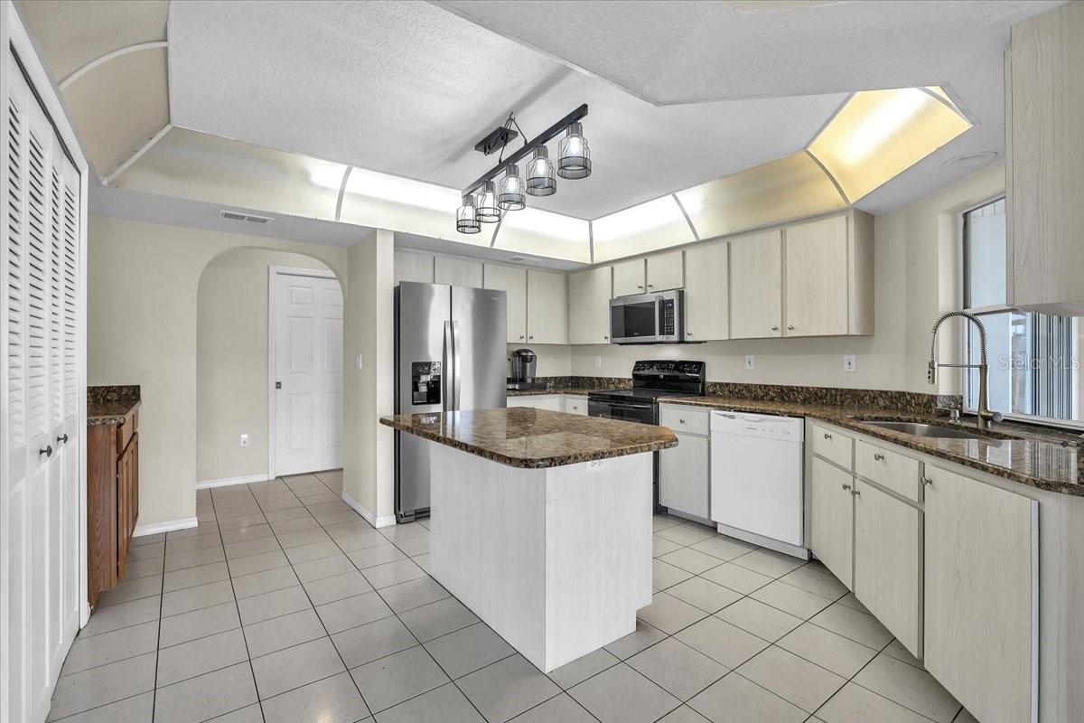 ROTONDA WEST BROADMOOR - Residential