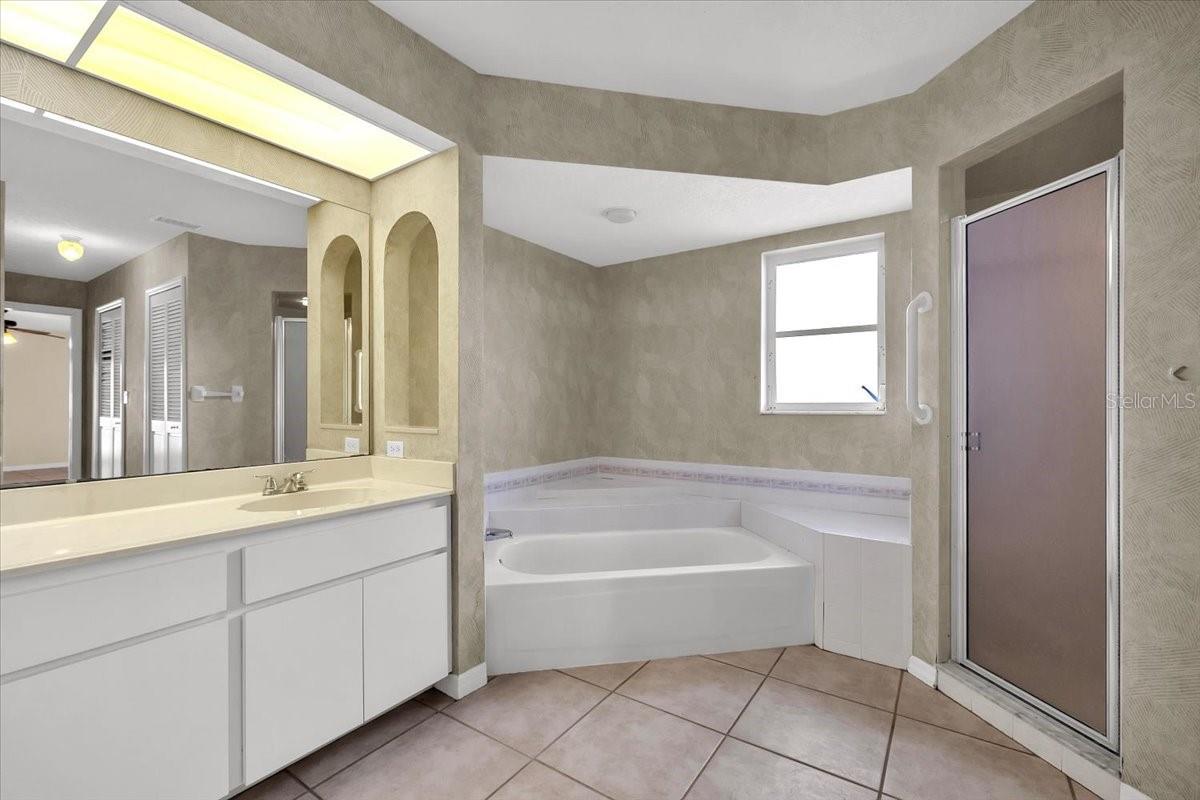 ROTONDA WEST BROADMOOR - Residential