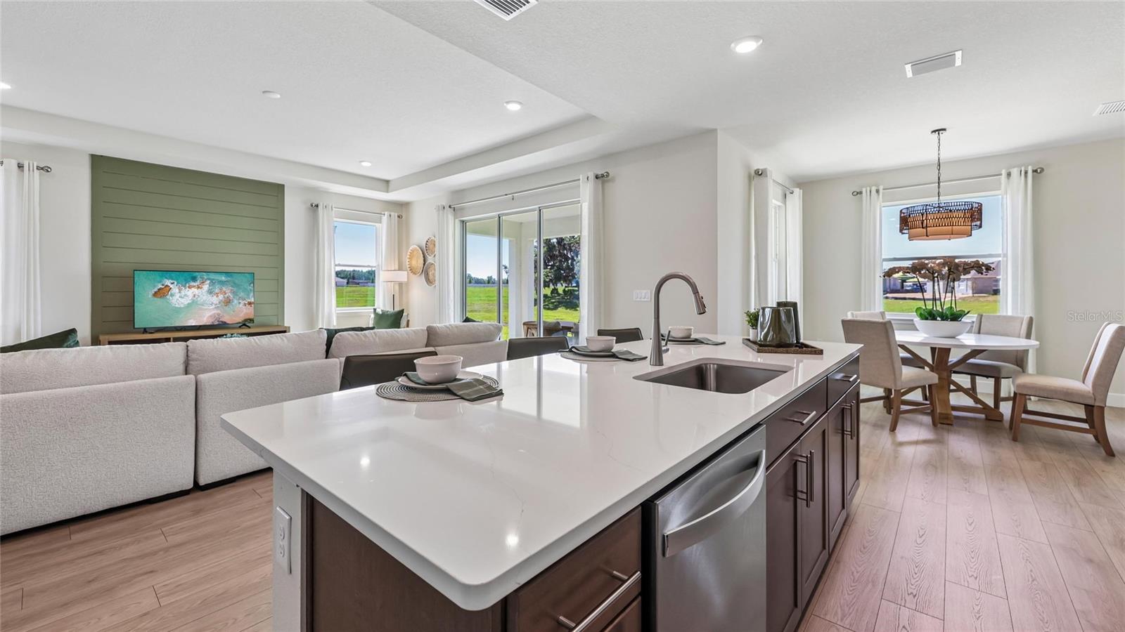 BUCHANAN TRAILS - Residential
