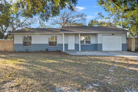 A home in WINTER HAVEN