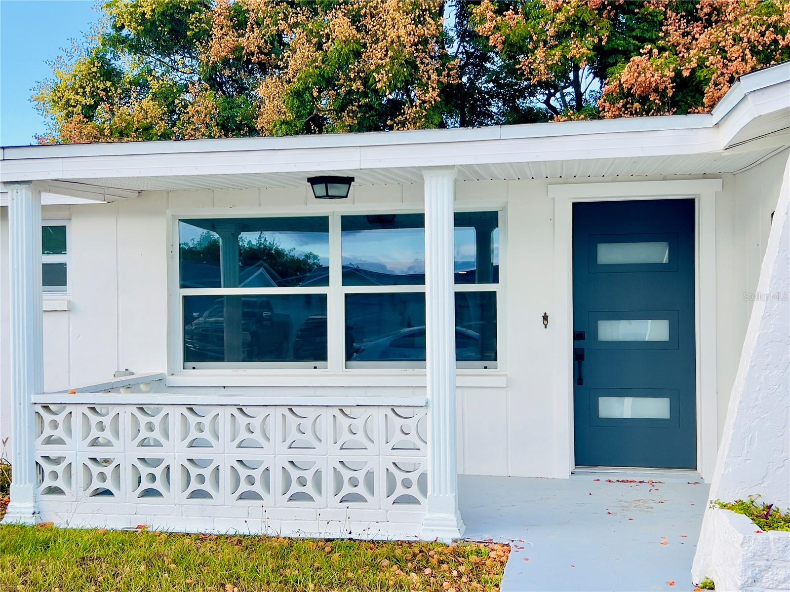 LA VILLA GARDENS - Residential Lease