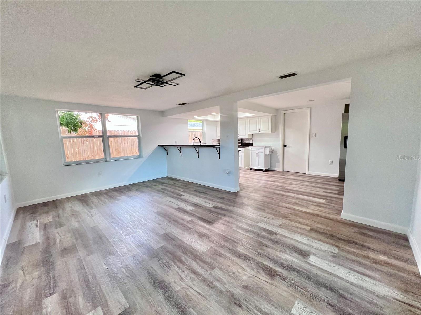 LA VILLA GARDENS - Residential Lease