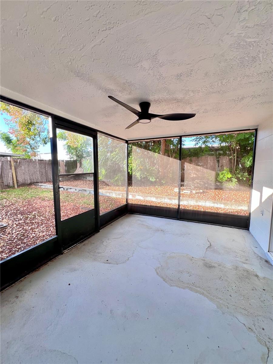 LA VILLA GARDENS - Residential Lease