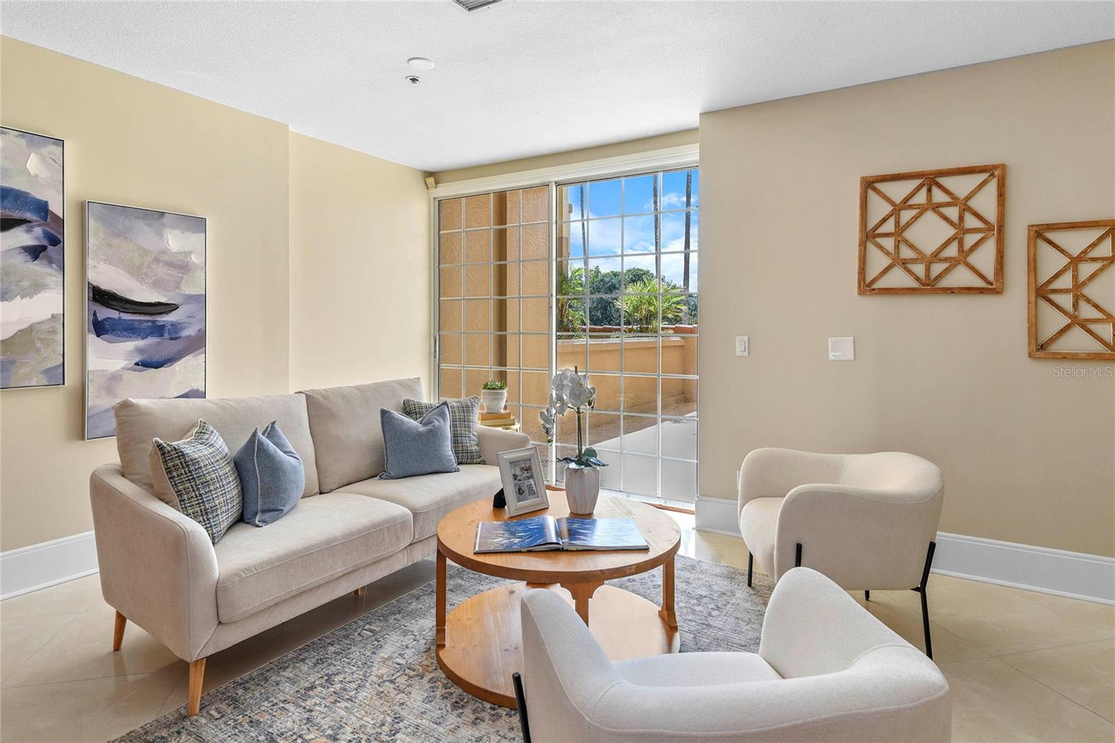 RENAISSANCE AT LAKE IVANHOE CONDO - Residential