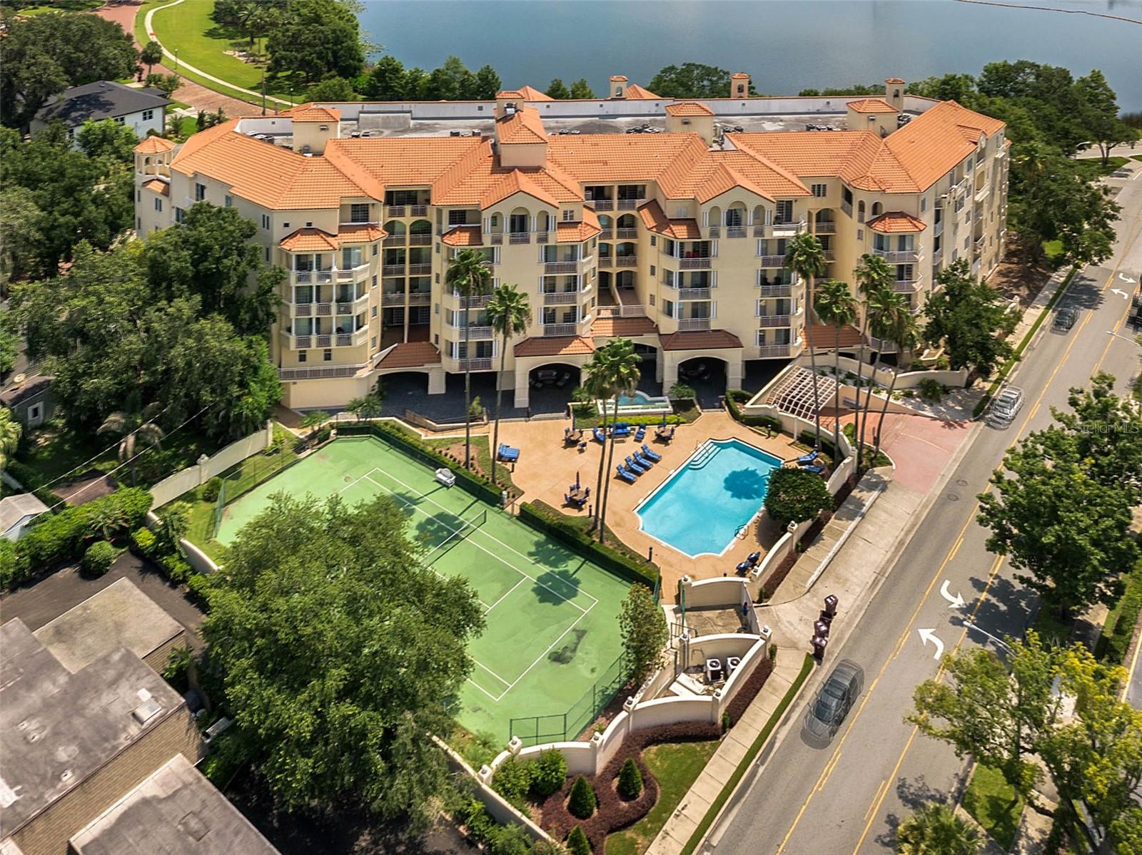 RENAISSANCE AT LAKE IVANHOE CONDO - Residential