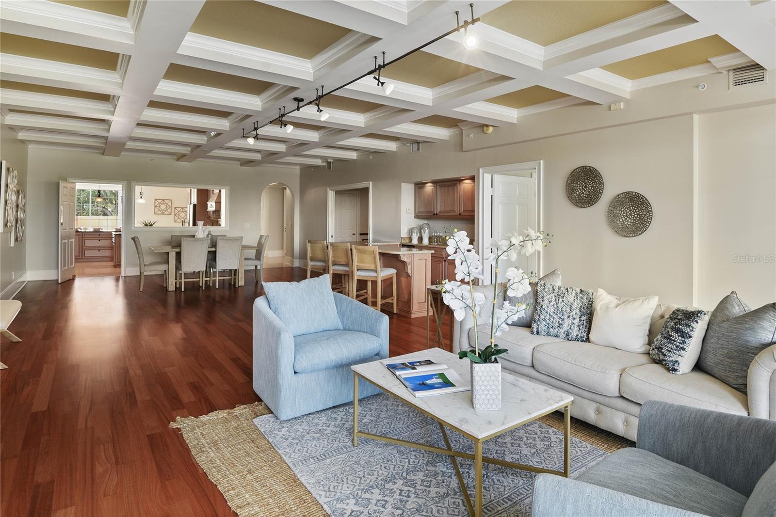 RENAISSANCE AT LAKE IVANHOE CONDO - Residential