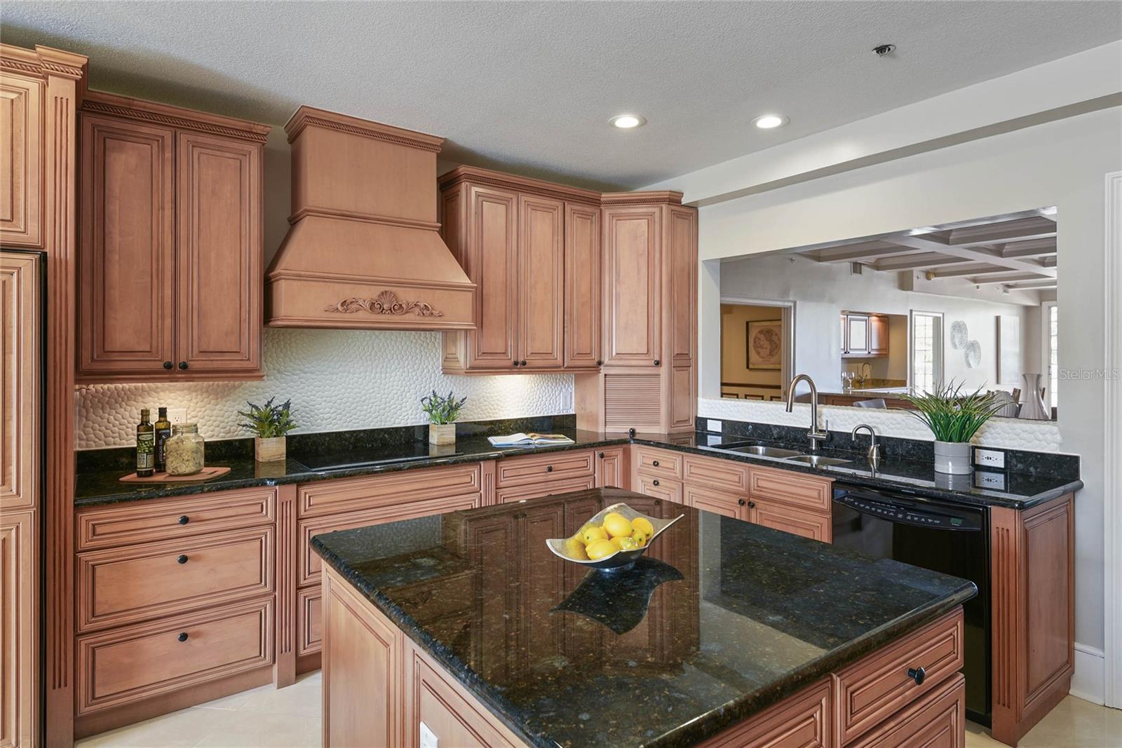 RENAISSANCE AT LAKE IVANHOE CONDO - Residential