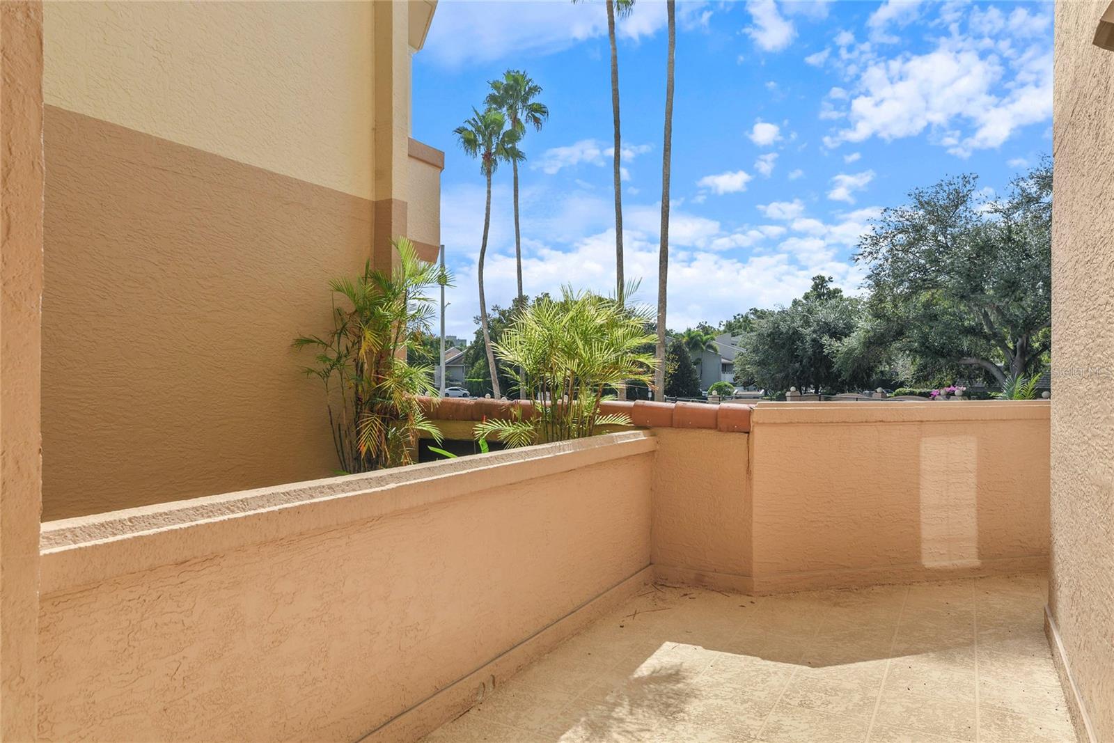 RENAISSANCE AT LAKE IVANHOE CONDO - Residential