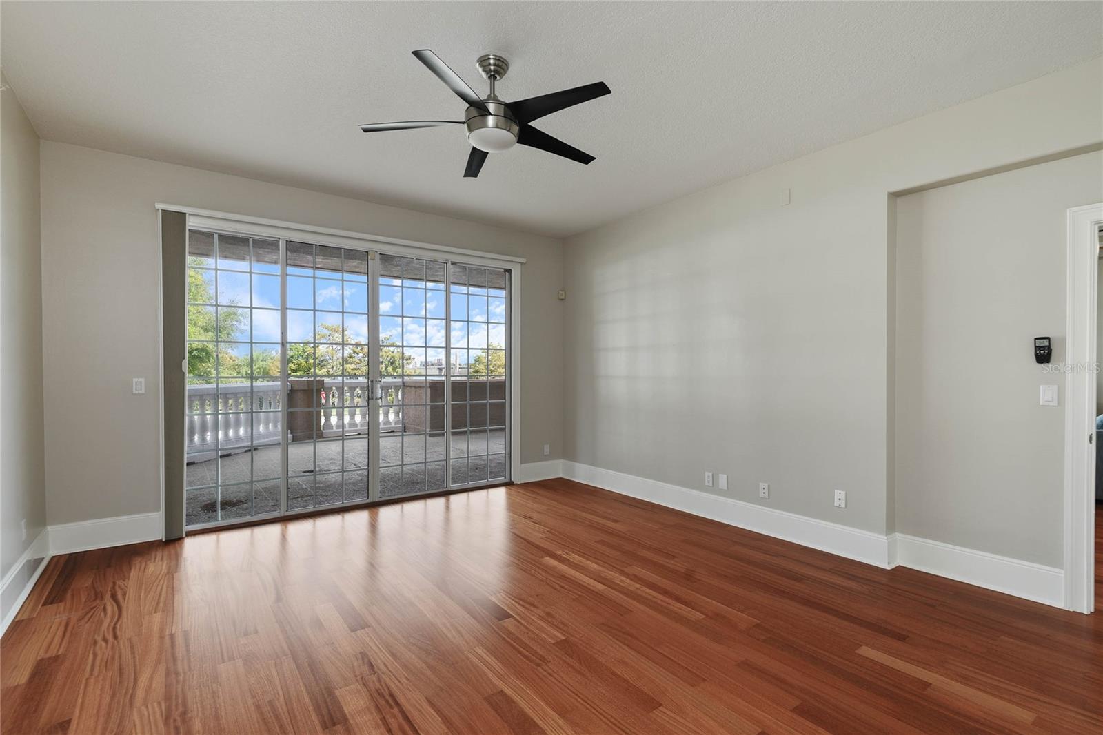 RENAISSANCE AT LAKE IVANHOE CONDO - Residential