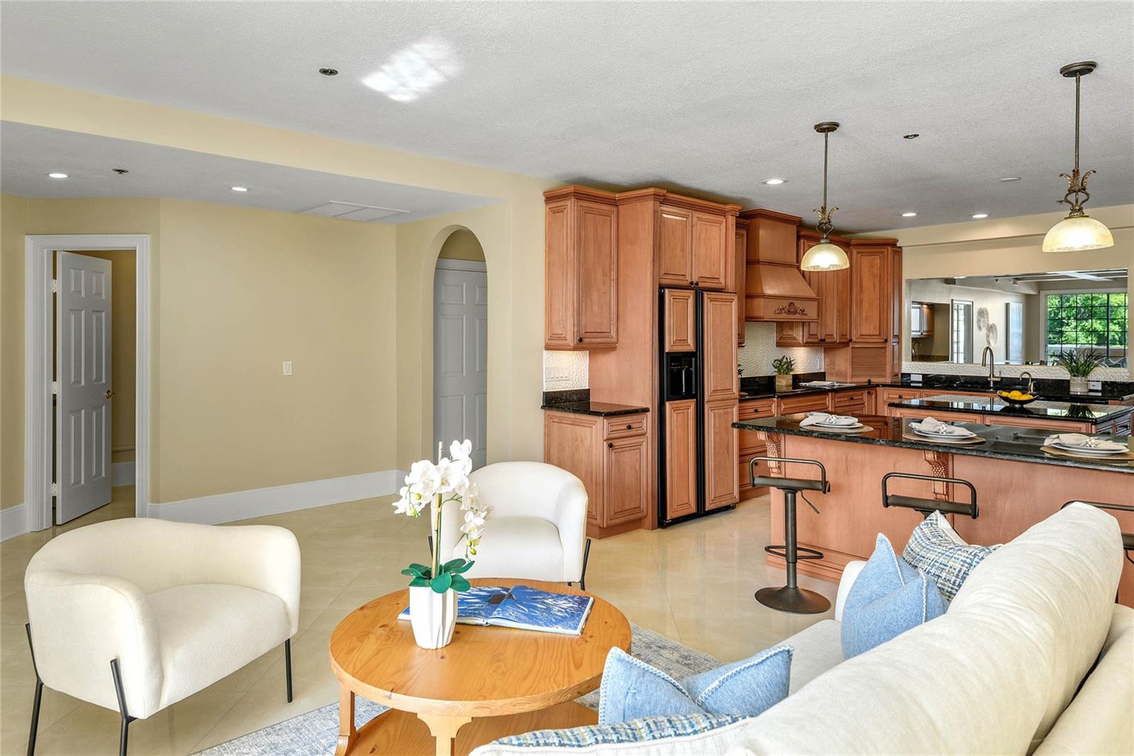 RENAISSANCE AT LAKE IVANHOE CONDO - Residential