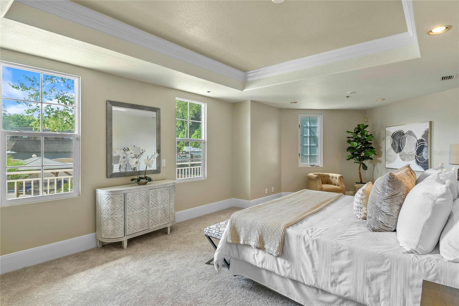RENAISSANCE AT LAKE IVANHOE CONDO - Residential