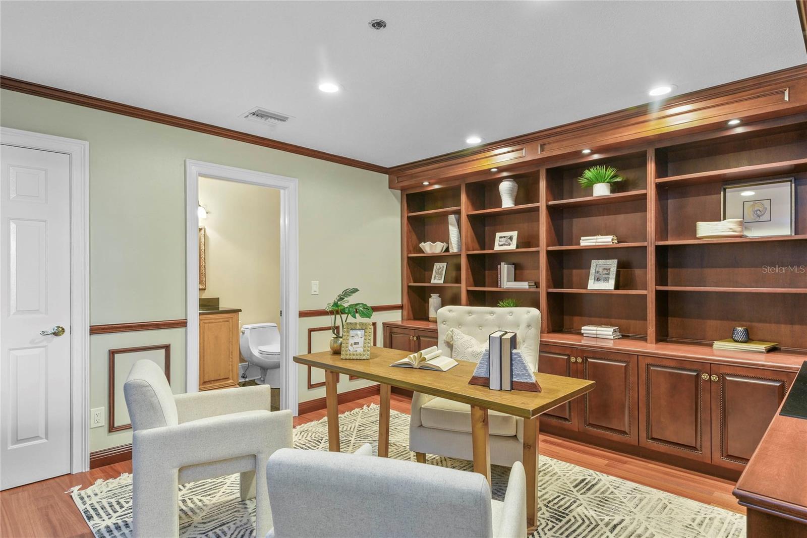 RENAISSANCE AT LAKE IVANHOE CONDO - Residential