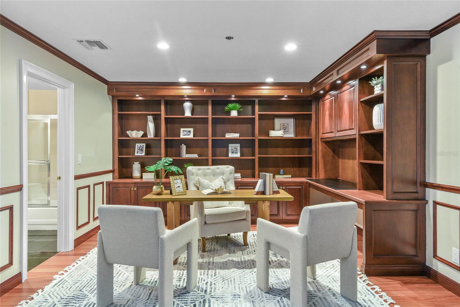 RENAISSANCE AT LAKE IVANHOE CONDO - Residential