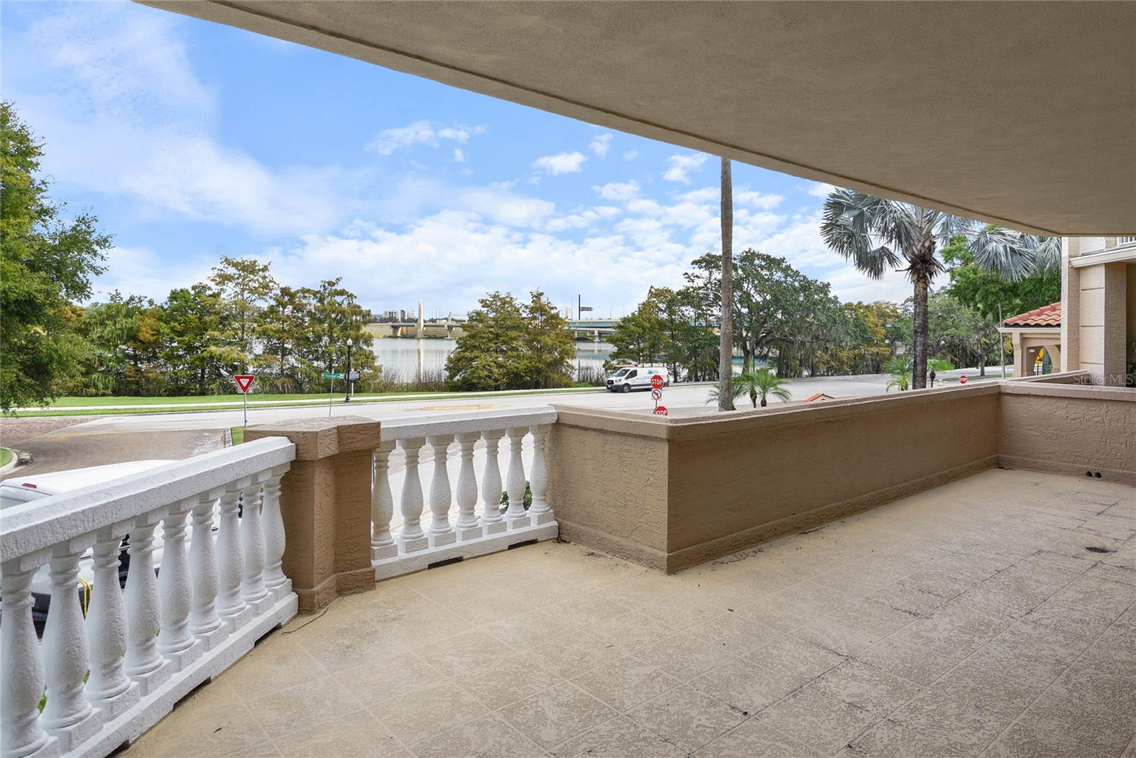 RENAISSANCE AT LAKE IVANHOE CONDO - Residential