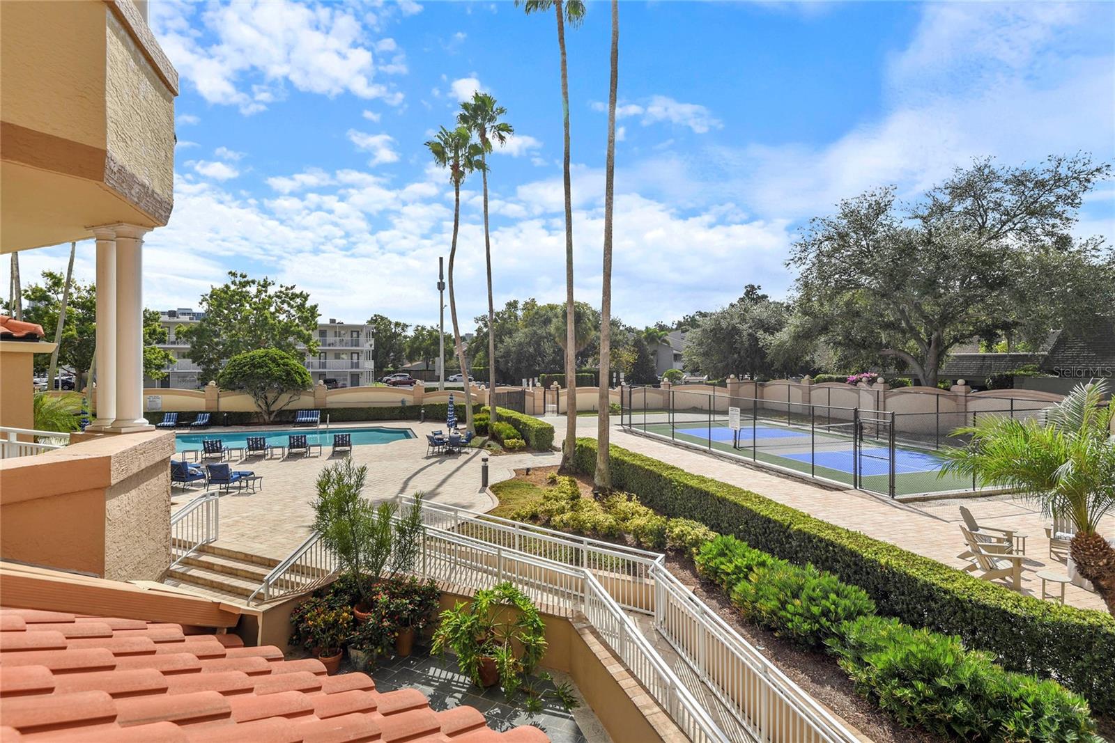 RENAISSANCE AT LAKE IVANHOE CONDO - Residential