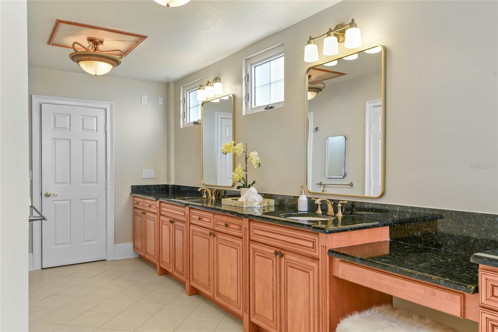 RENAISSANCE AT LAKE IVANHOE CONDO - Residential