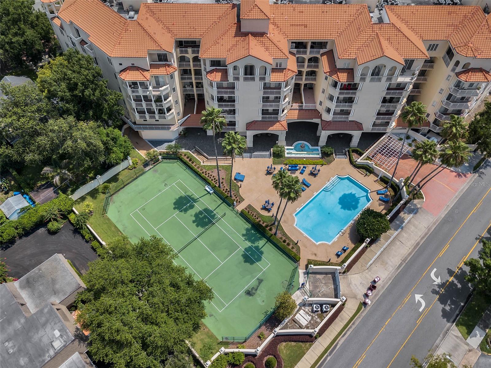 RENAISSANCE AT LAKE IVANHOE CONDO - Residential