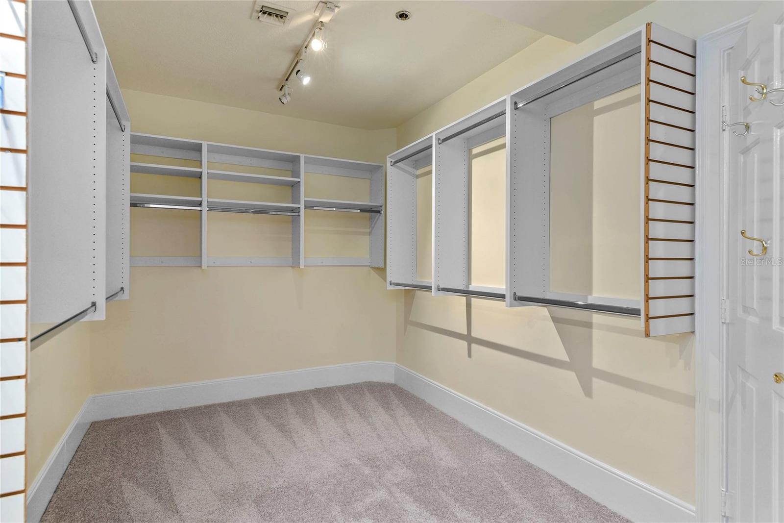 RENAISSANCE AT LAKE IVANHOE CONDO - Residential