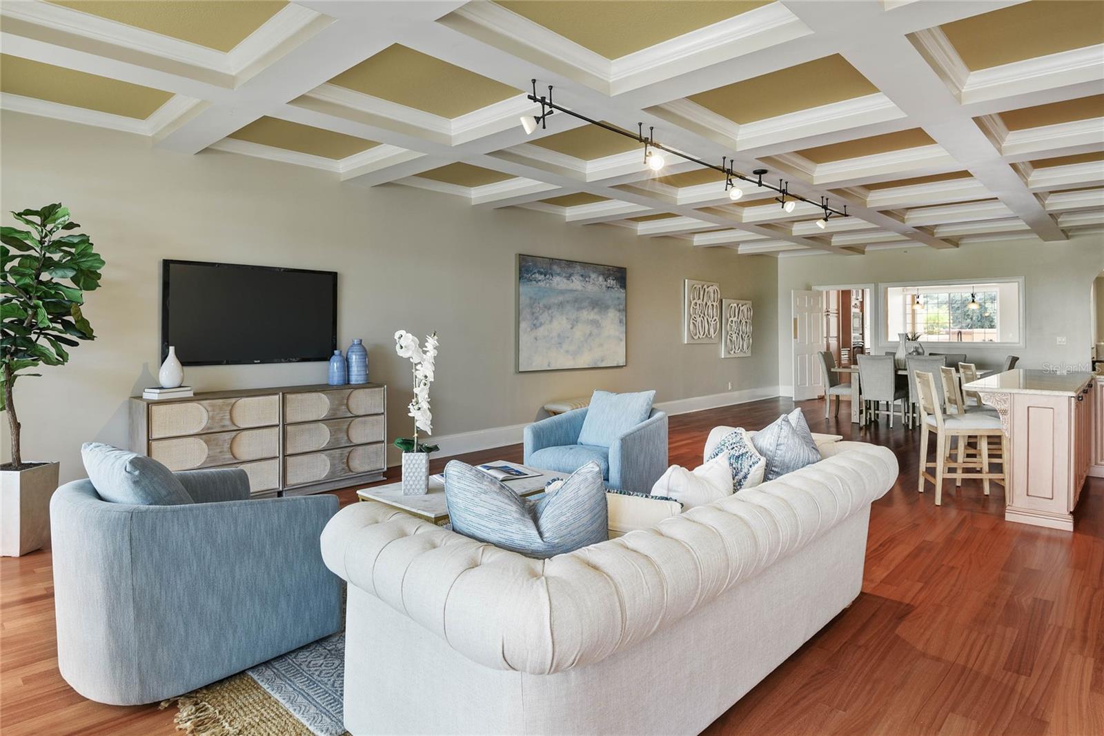 RENAISSANCE AT LAKE IVANHOE CONDO - Residential