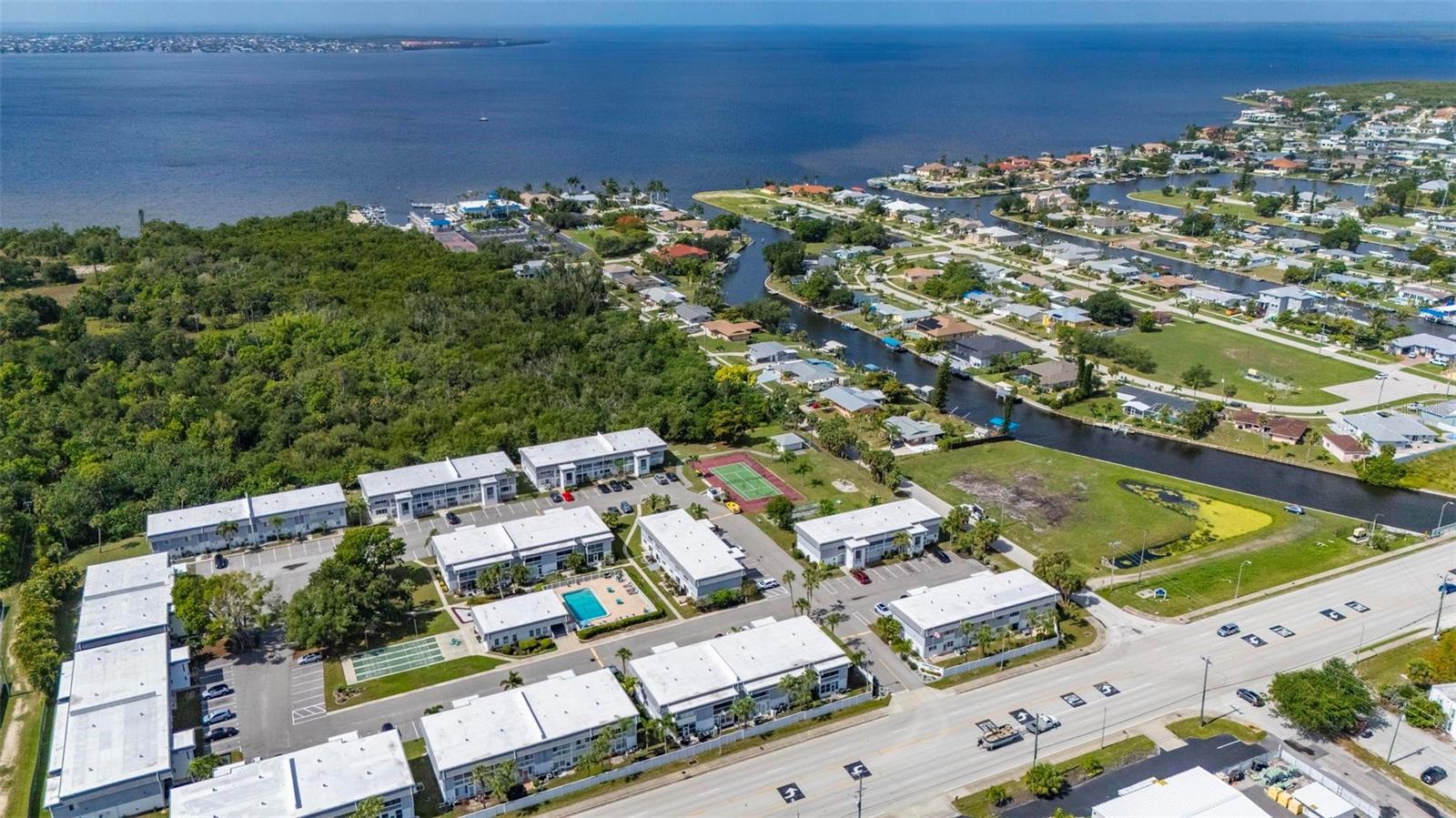EDGEWATER VILLAGE BLDG E - Residential