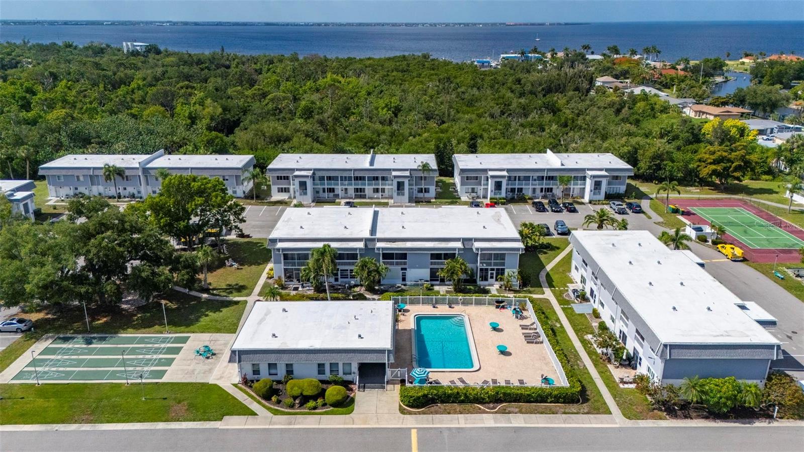 EDGEWATER VILLAGE BLDG E - Residential