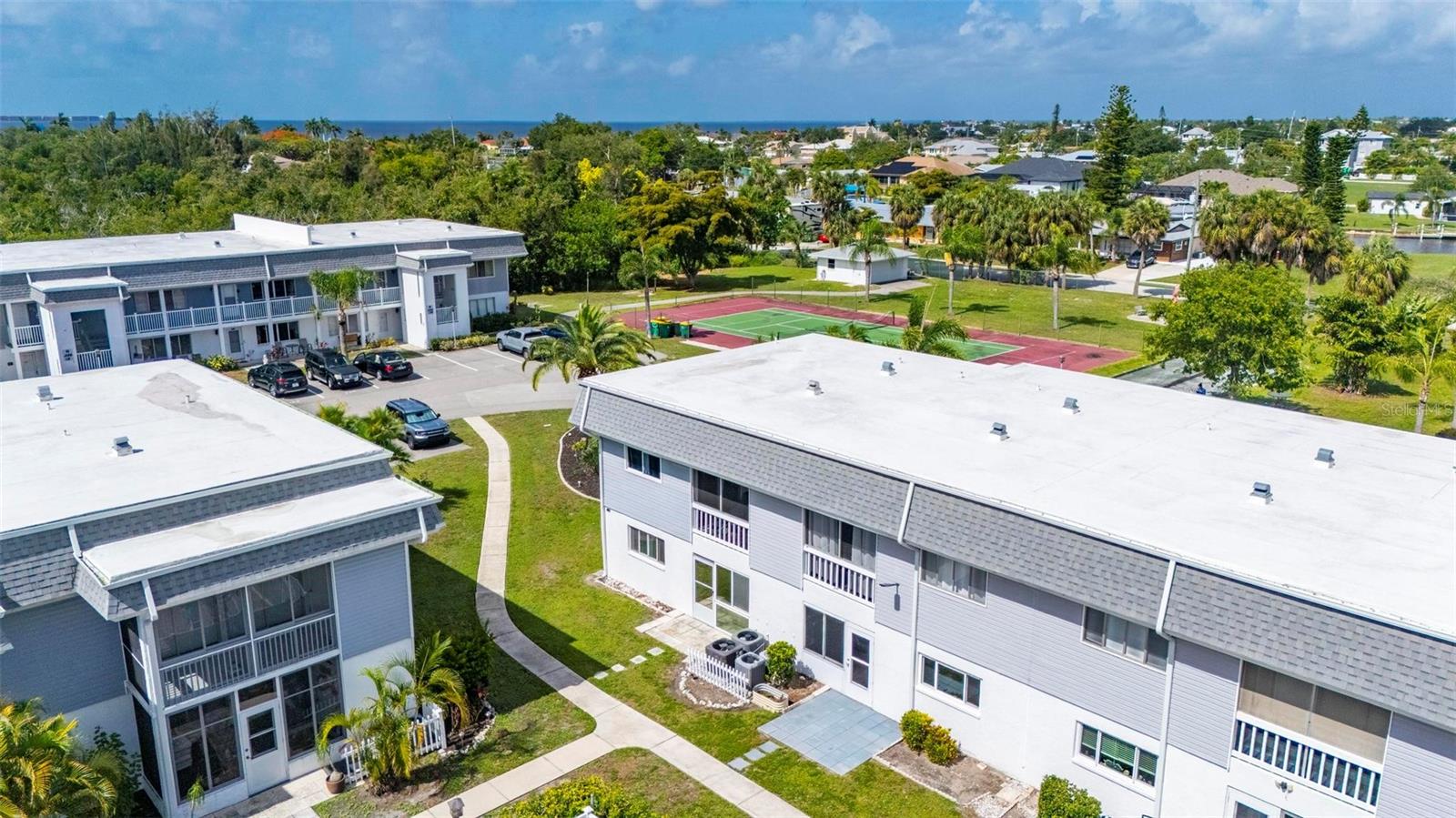 EDGEWATER VILLAGE BLDG E - Residential