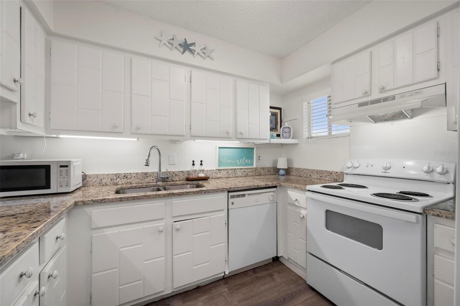 EDGEWATER VILLAGE BLDG E - Residential
