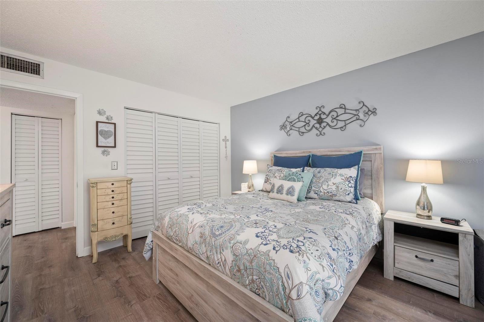 EDGEWATER VILLAGE BLDG E - Residential