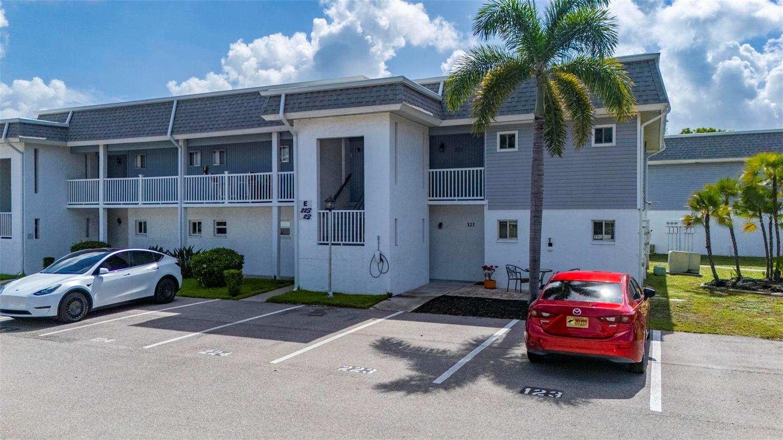 EDGEWATER VILLAGE BLDG E - Residential