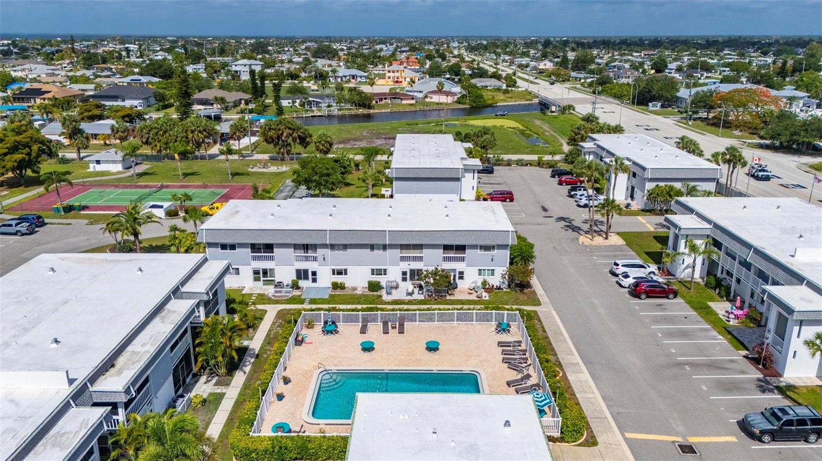 EDGEWATER VILLAGE BLDG E - Residential