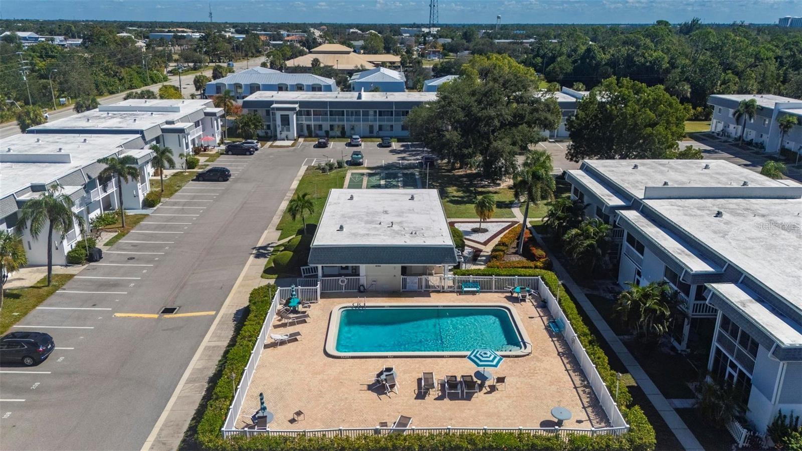 EDGEWATER VILLAGE BLDG E - Residential