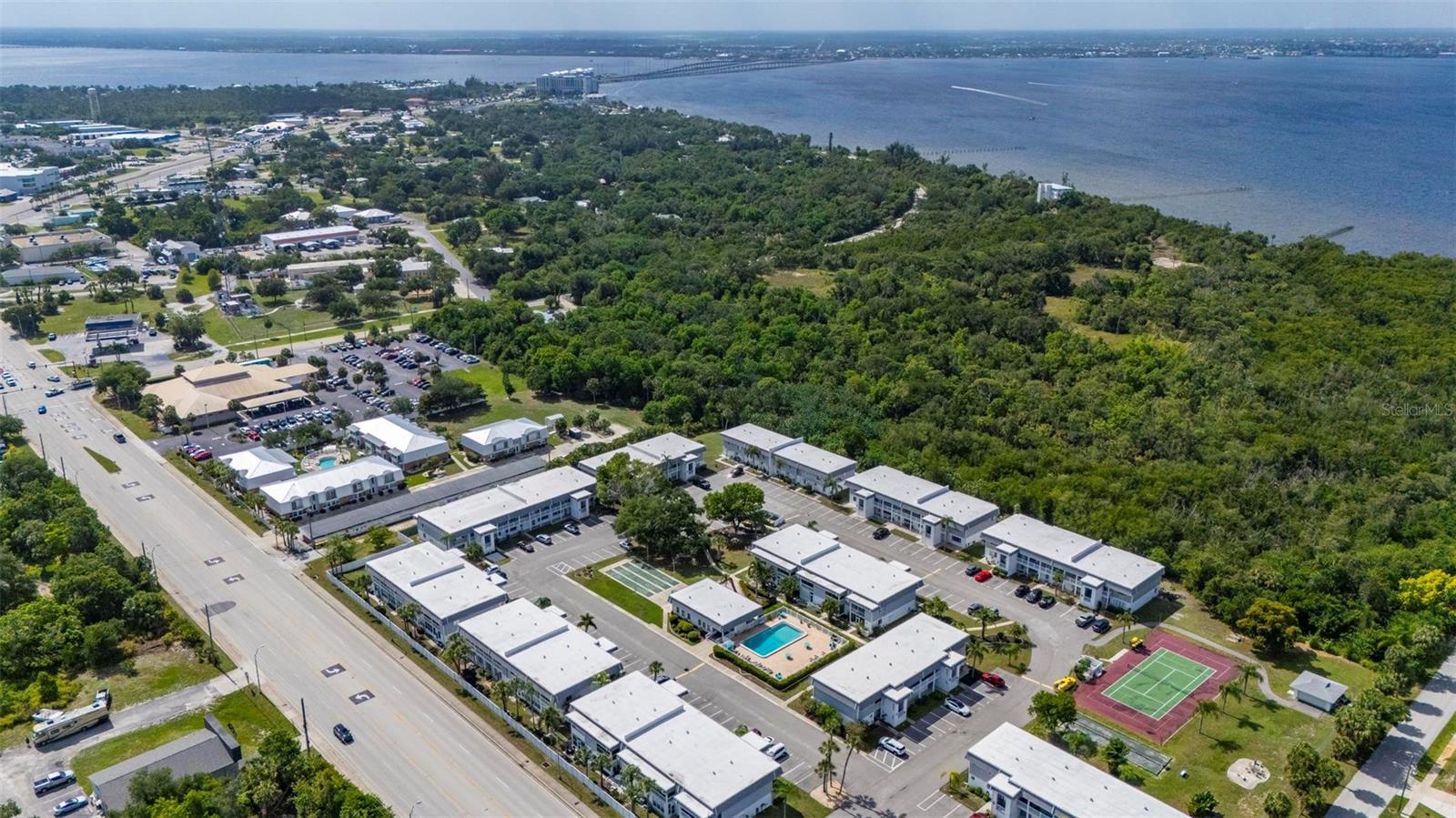 EDGEWATER VILLAGE BLDG E - Residential