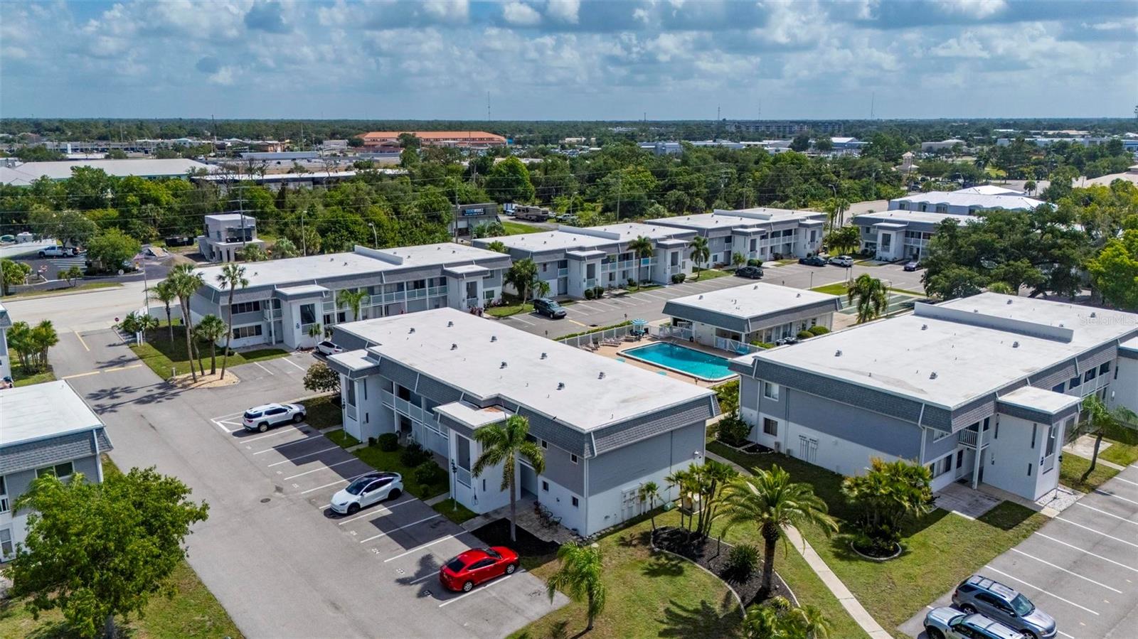 EDGEWATER VILLAGE BLDG E - Residential