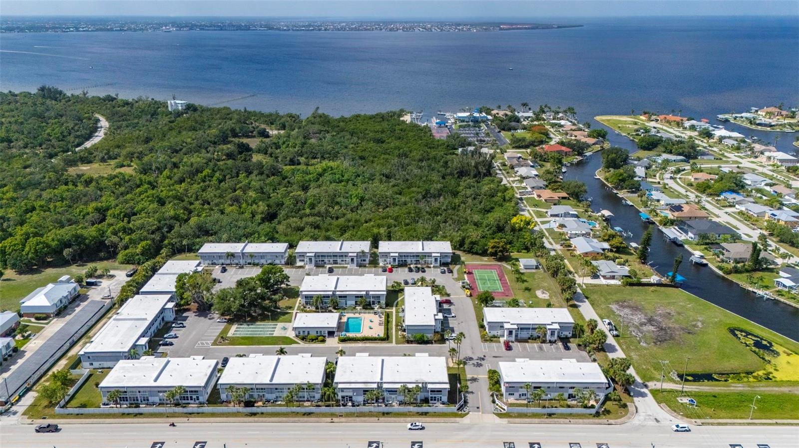 EDGEWATER VILLAGE BLDG E - Residential