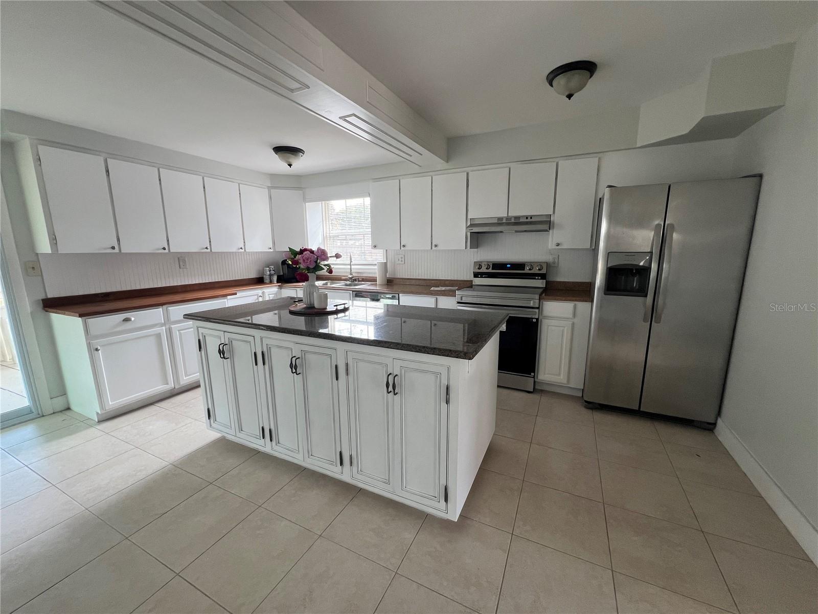 WEKIWA MANOR SEC 01 - Residential