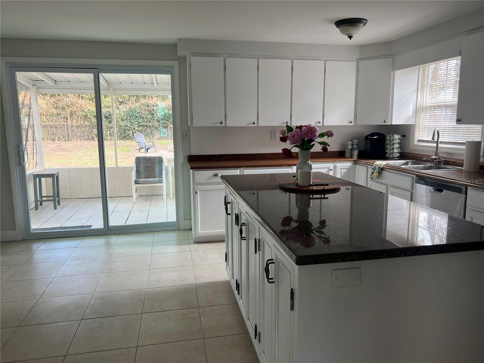 WEKIWA MANOR SEC 01 - Residential