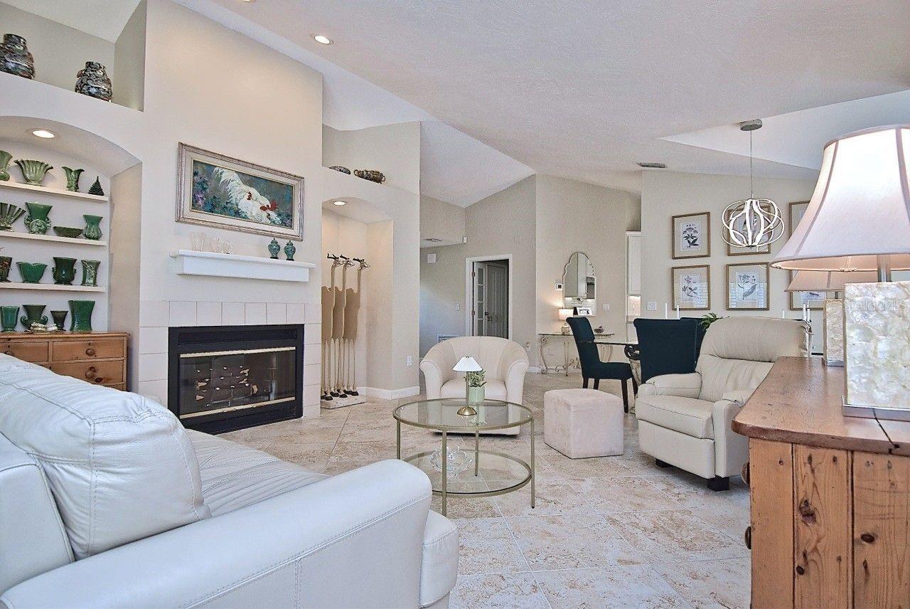 3890 LYNDHURST COURT