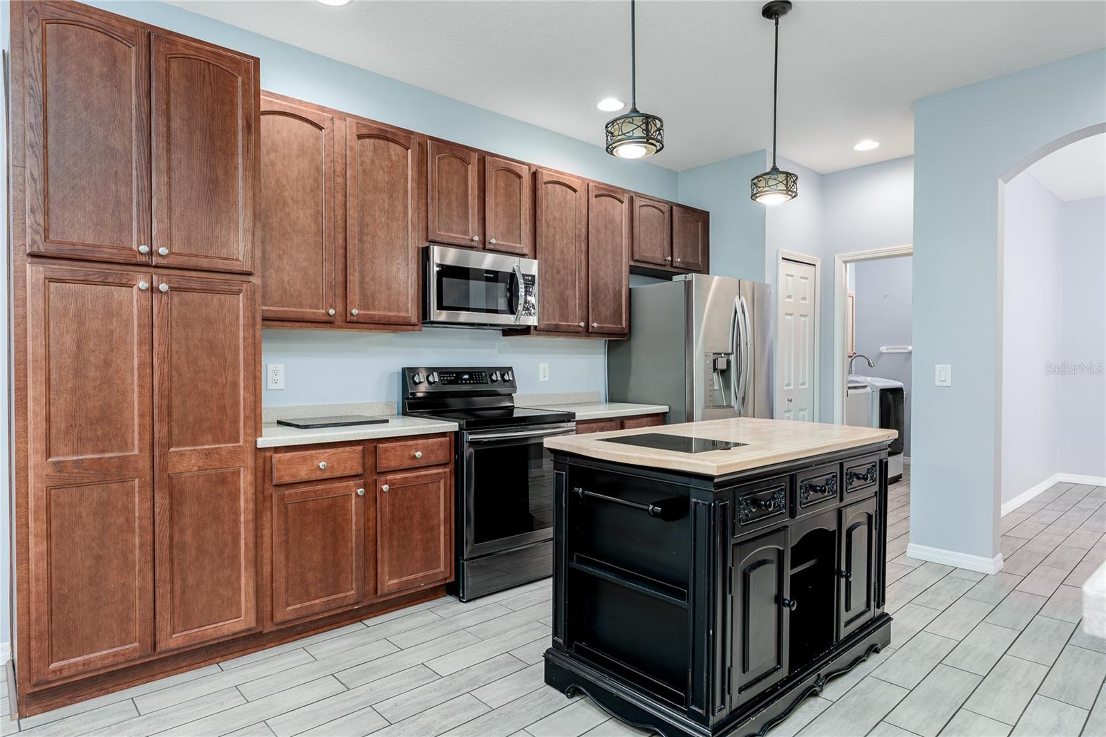 LAKESIDE PRESERVE - Residential