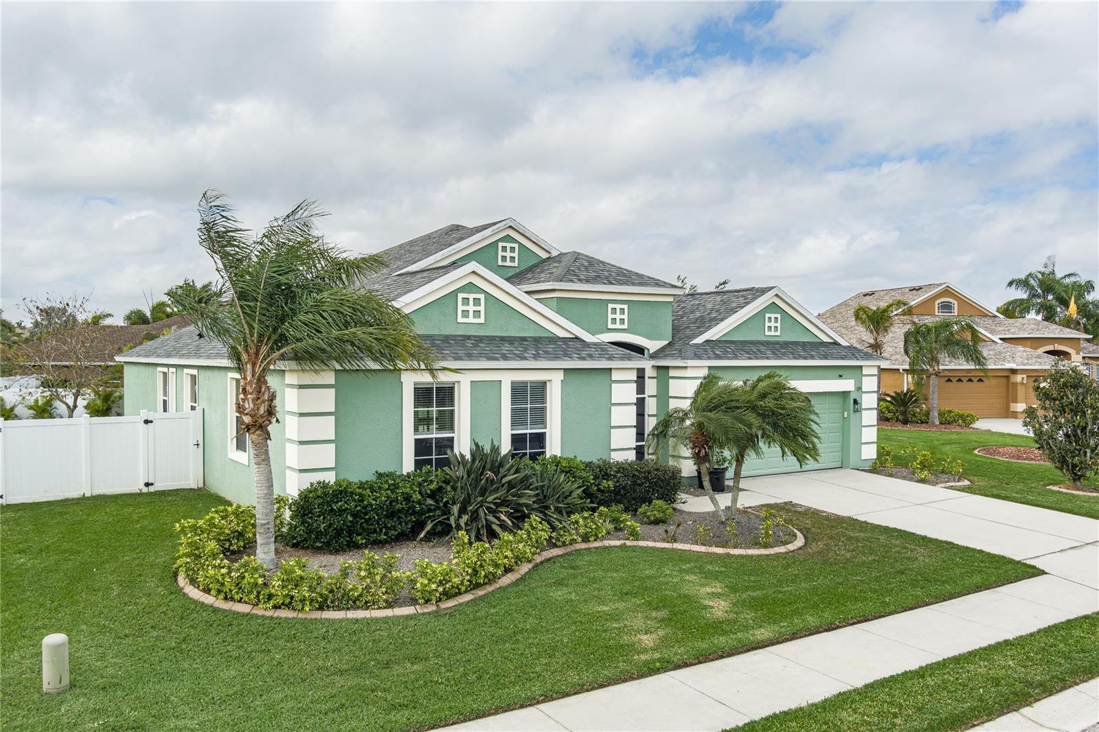 LAKESIDE PRESERVE - Residential