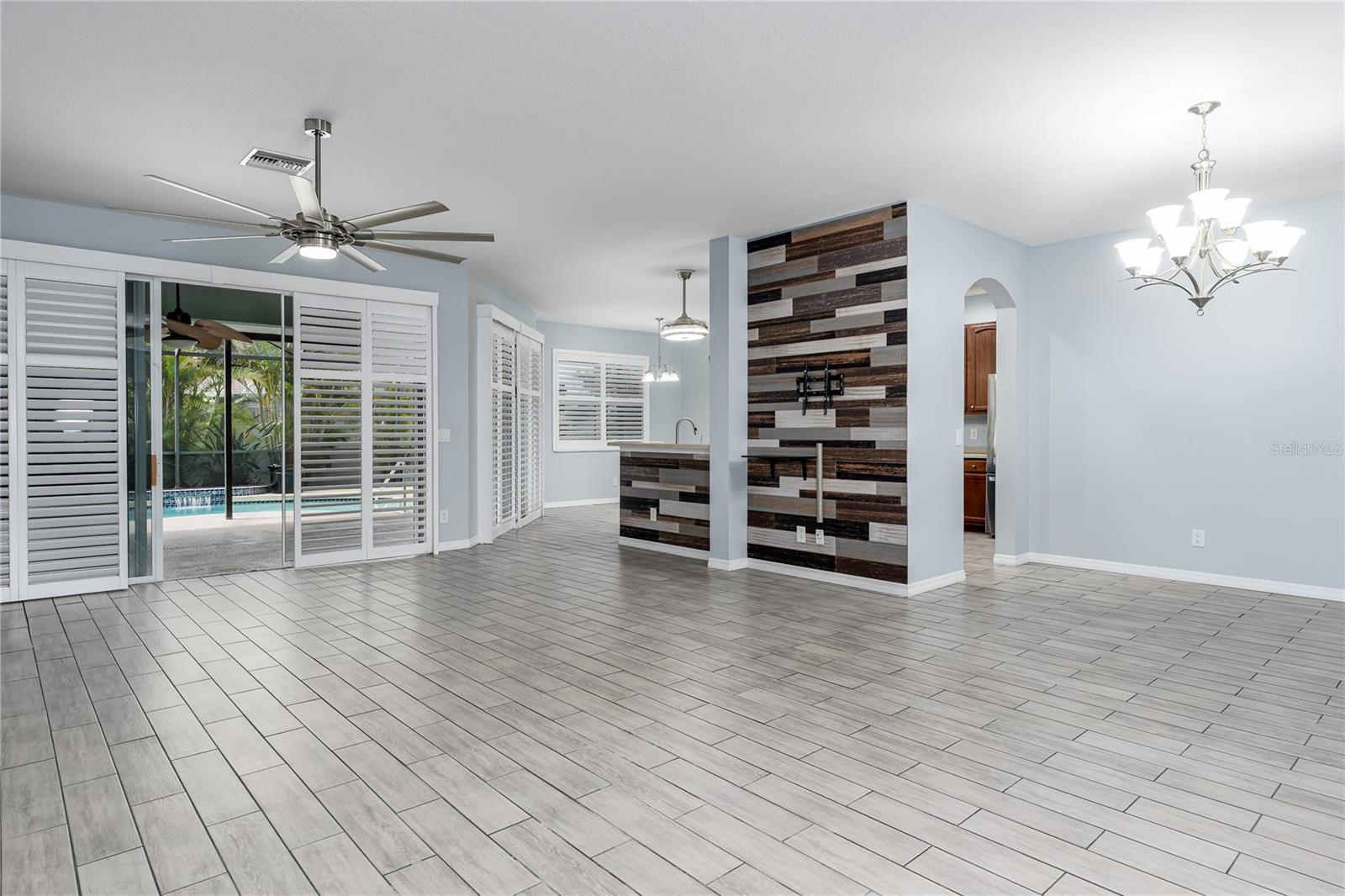 LAKESIDE PRESERVE - Residential