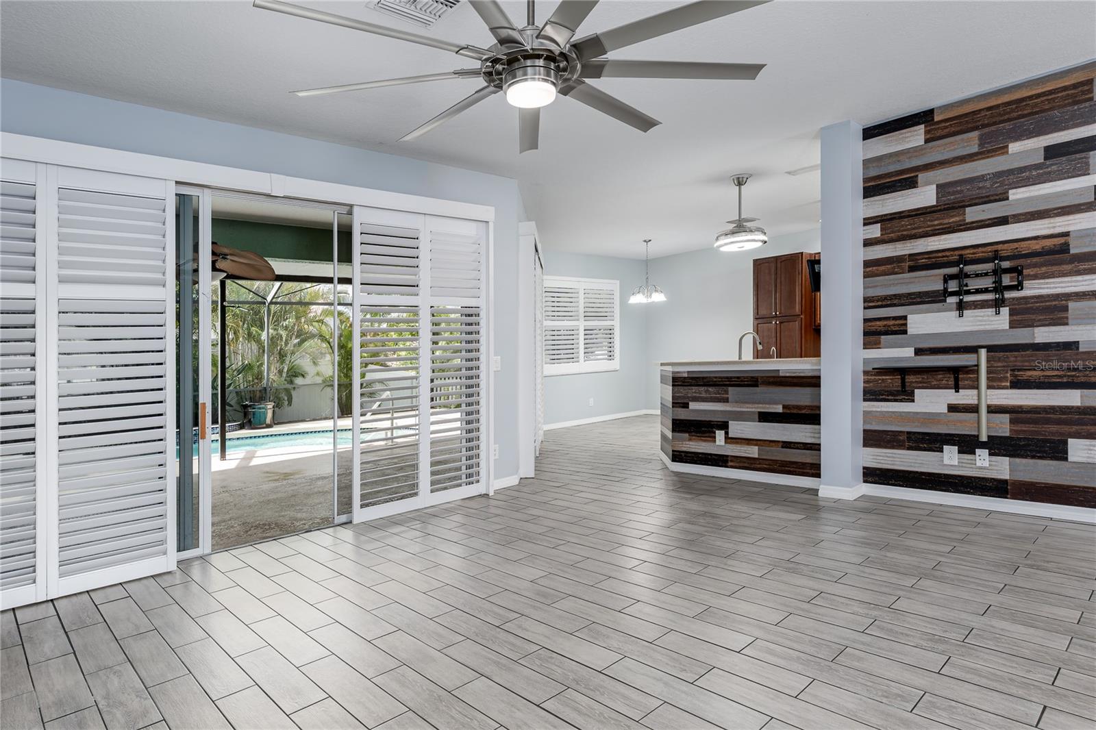 LAKESIDE PRESERVE - Residential