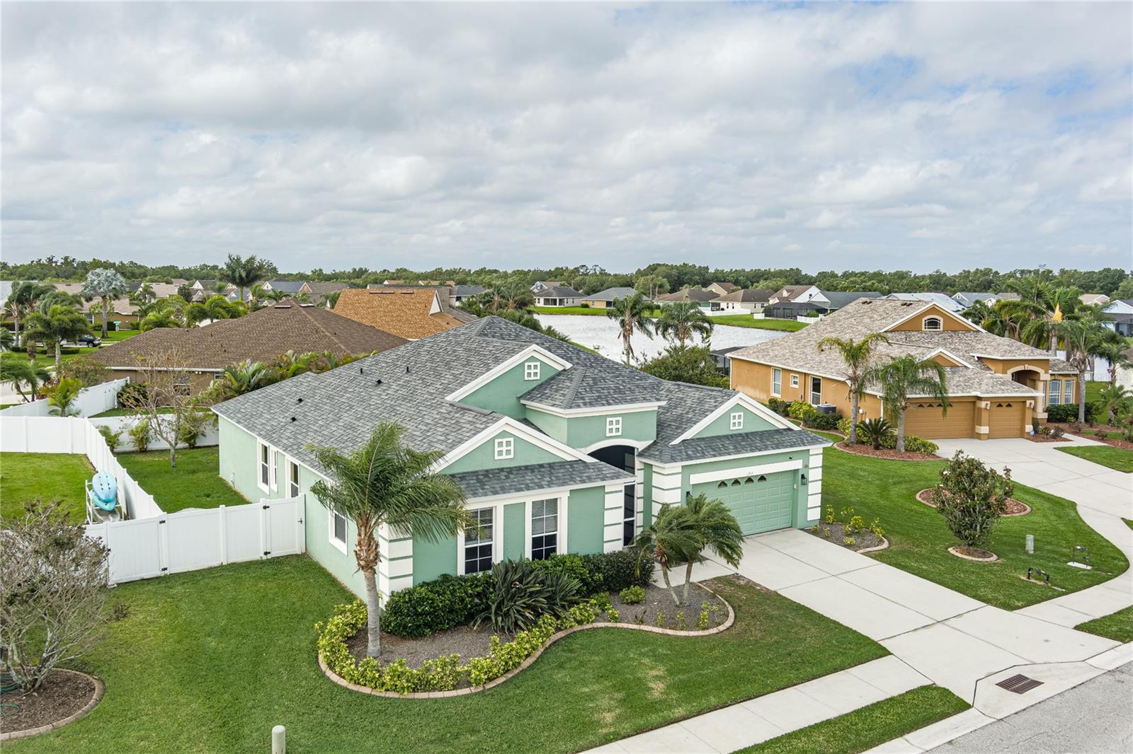 LAKESIDE PRESERVE - Residential