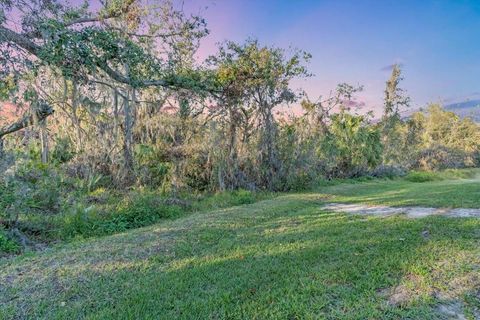 A home in ELLENTON