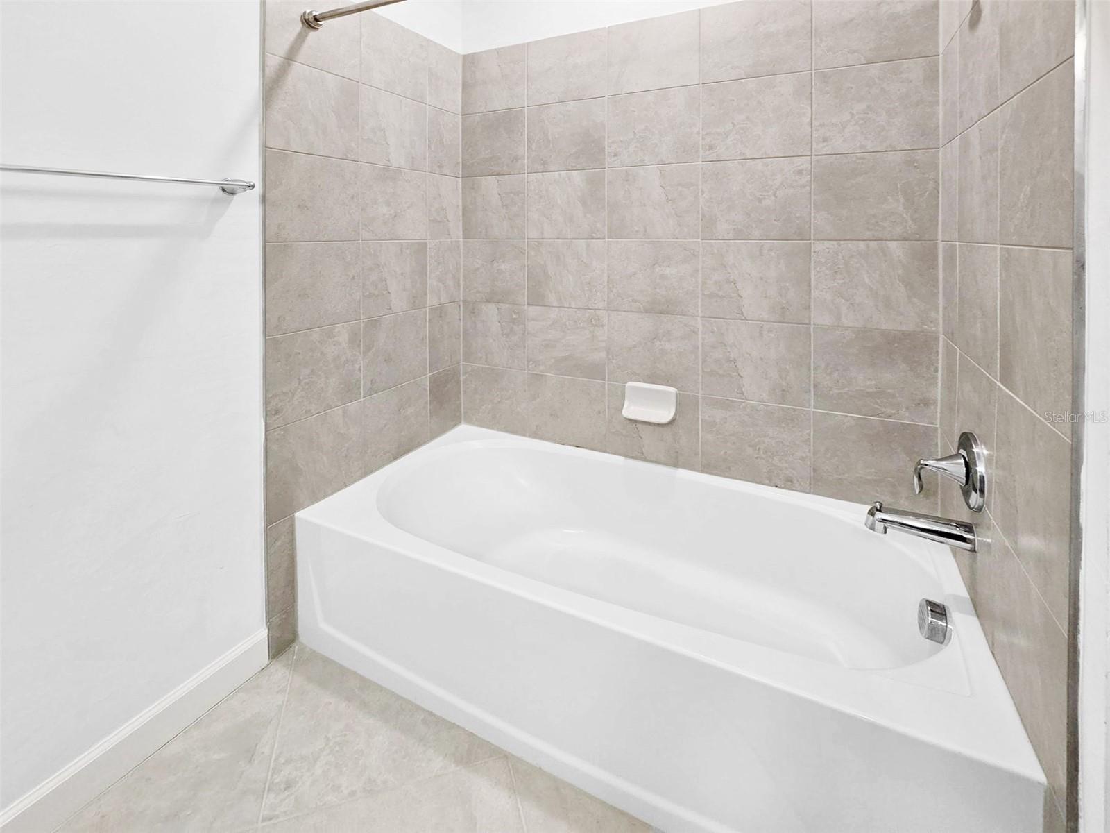 LORRAINE LAKES PH IIA - Residential Lease